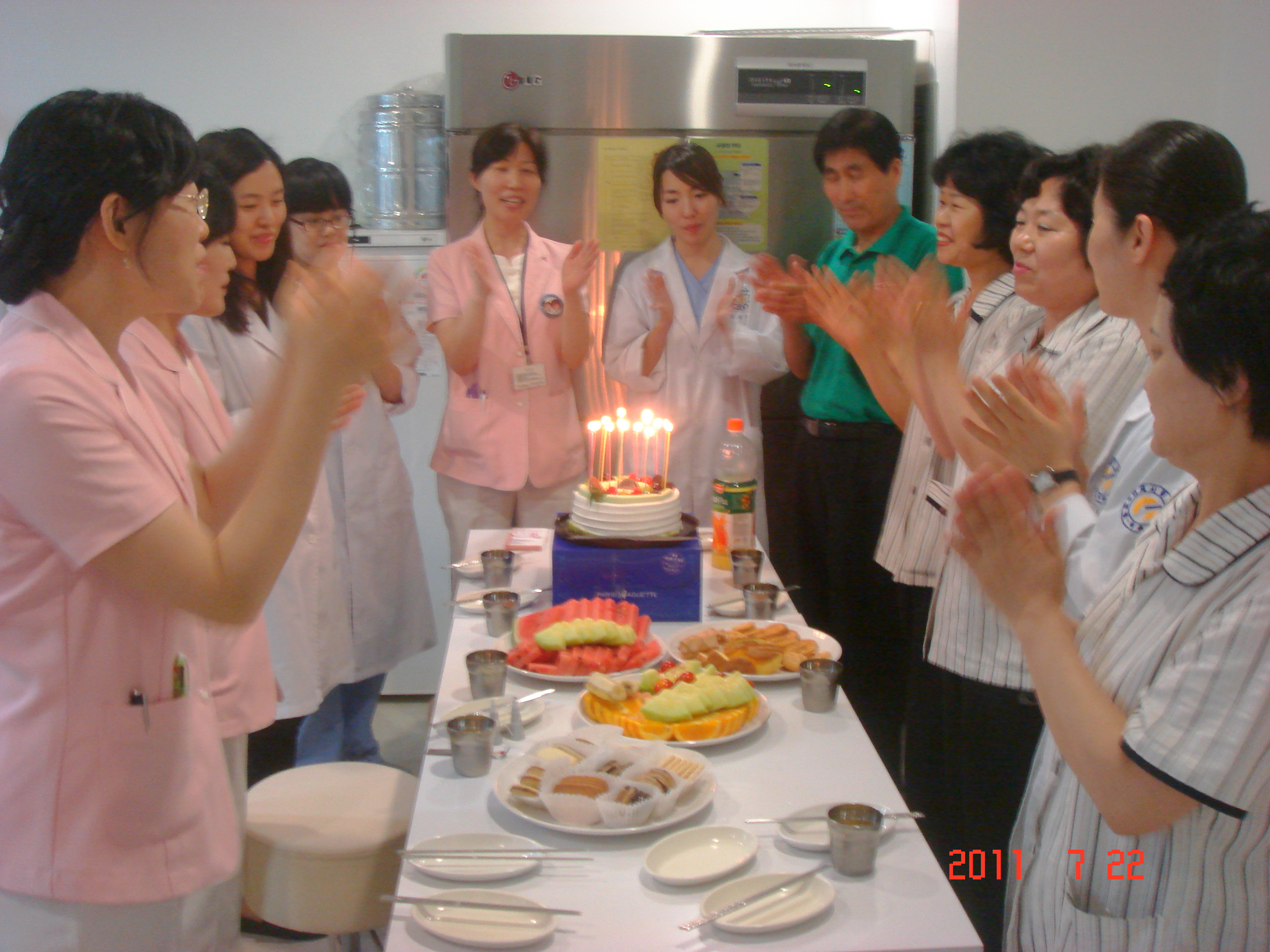 2011년 7월 22일 - 강북점 생일자 파티 게시글의 2번째 첨부파일입니다.