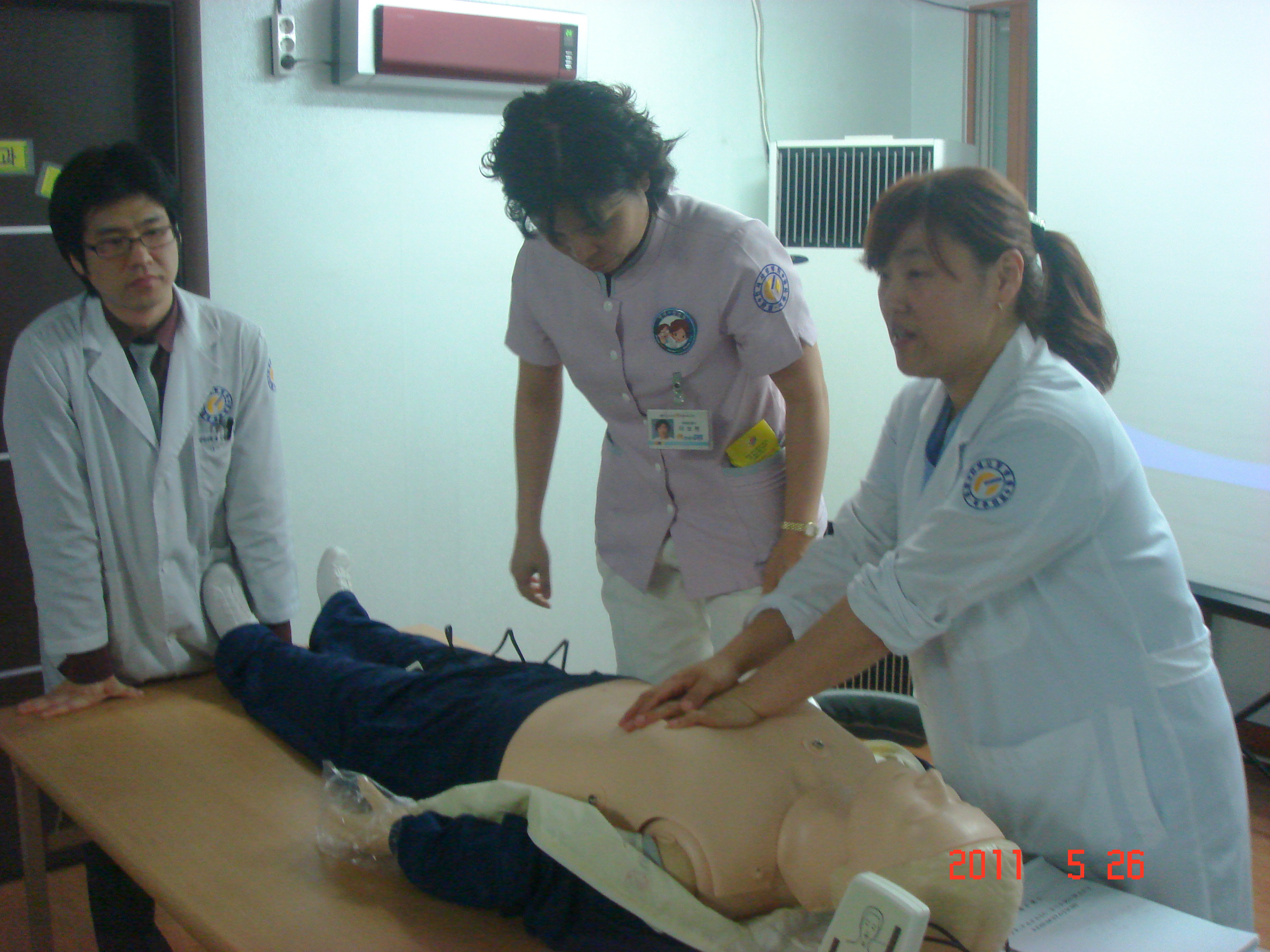 [강북점] 2011년 5월 26일 - 전직원 직무교육 실시 (심폐소생술, CPR) 게시글의 7번째 첨부파일입니다.
